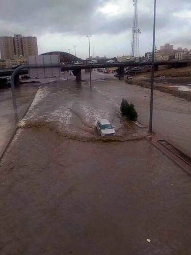 مدينة جدة السعودية تغرق بالأمطار