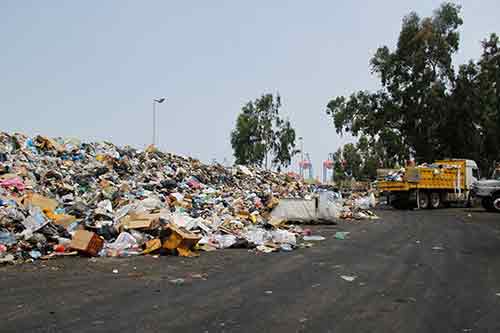 النفايات تحيط مطاحن بقليان في الكارنتينا