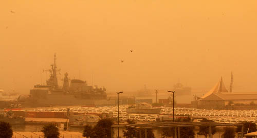 العاصفة الرملية تبلغ ذروتها .. جولة في بيروت