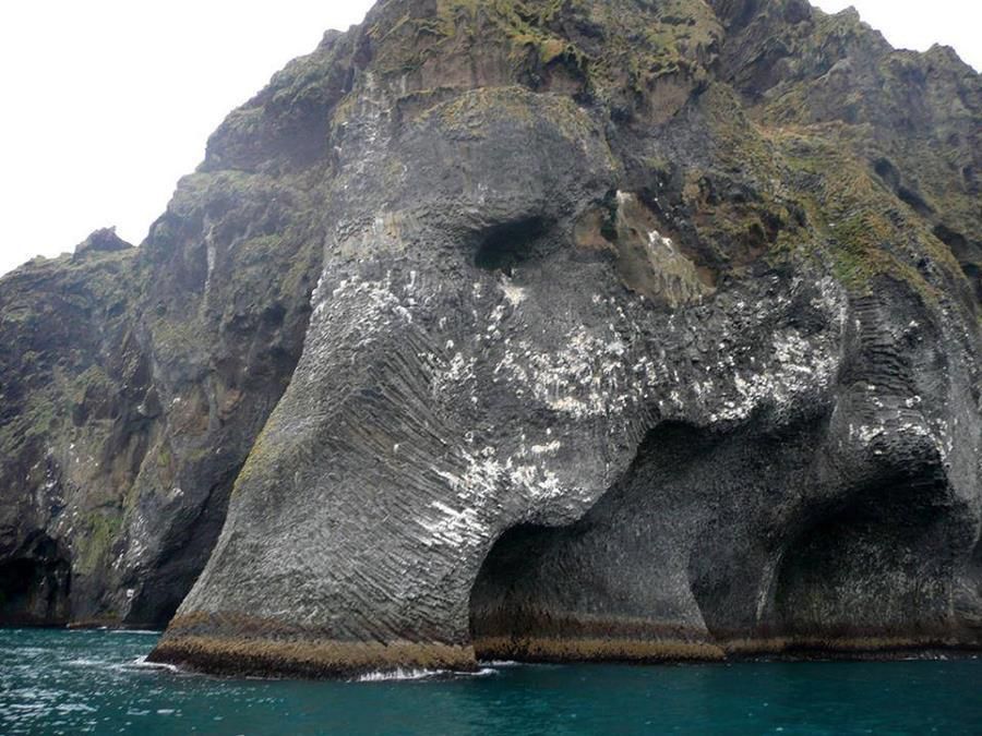 صخرة الفيل في ايسلندا