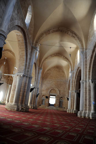 تعرف بالصور على المسجد الأكبر والأقدم في غزة
