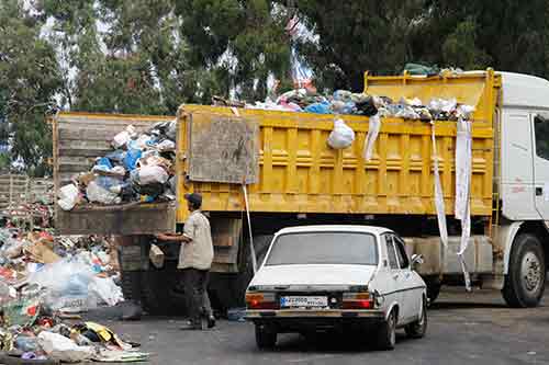النفايات تحيط مطاحن بقليان في الكارنتينا