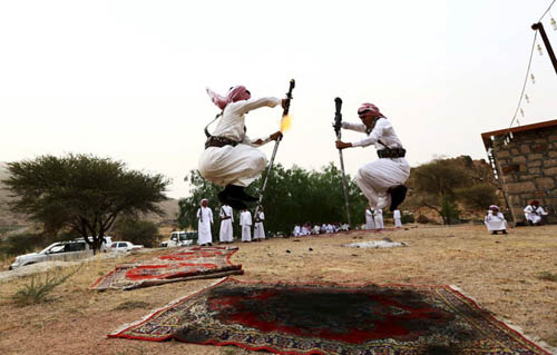 راقصو السعودية .. الانتحار من اجل صورة!