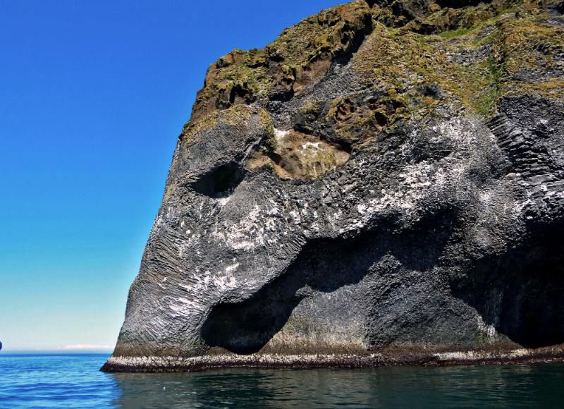 صخرة الفيل في ايسلندا