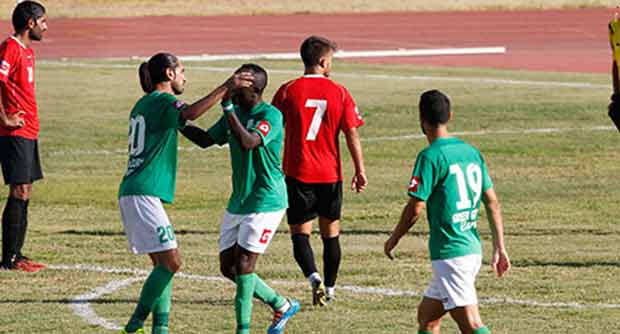 بالصور.. الشغب يحول دون اكمال لقاء بحمدون بين الاخاء الأهلي والأنصار