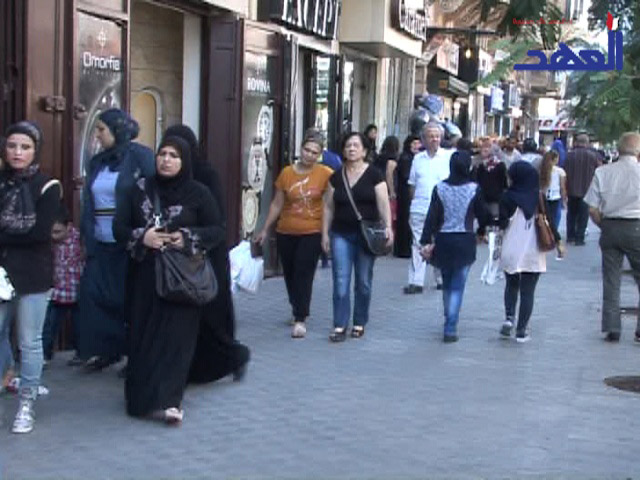 الناس تقبل على الأسواق في طرابلس عشية عيد الأضحى المبارك