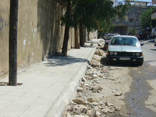 بناء للأرصفة في الضاحية الجنوبية لبيروت