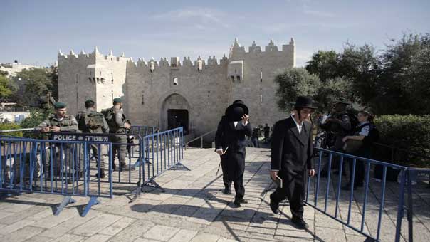 حكومة الاحتلال تبعث برسائل طمأنة الى السلطة الفلسطينية والأردن: ملتزمون بالمحافظة على الوضع الراهن في الحرم القدسي